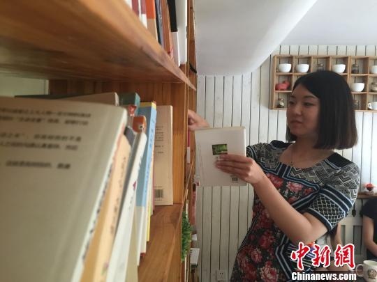 政府图书馆“结盟”咖啡店青岛读书场所遍地开花